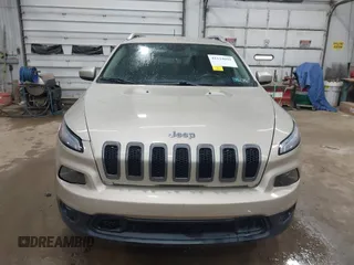 2014 Jeep Cherokee Latitude z VIN 1C4PJMCB0EW291782, wystawiony jako IAAI lot #42124092 z przebiegiem 170 265 mil mil oraz . Historia ofert i sprzedaży dostępna na DreamBid. Obrazek 12.