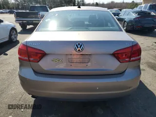 2015 Volkswagen Passat Limited Edition Edition z VIN 1VWAT7A33FC103074, wystawiony jako Copart lot #49218995 z przebiegiem 67 482 mil mil oraz Szkoda całkowita • Salvage title. Historia ofert i sprzedaży dostępna na DreamBid. Obrazek 6.