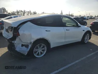 2021 Tesla Model Y Long Range with VIN 5YJYGDEE4MF204219, listed as a Copart auction lot 47429865 with 92,821 mi miles and Salvage Title. Bid and sale history available at DreamBid. Image 3.