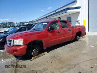 2008 Dodge Dakota SLT z VIN 1D7HW48N08S557814, wystawiony jako Copart lot #46627955 z przebiegiem 145 356 mil mil oraz Czysty tytuł • Clean title. Historia ofert i sprzedaży dostępna na DreamBid. Obrazek 1.