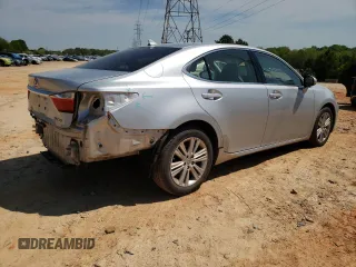 2014 Lexus ES 330 z VIN JTHBK1GG6E2105714, wystawiony jako Copart lot #52778825 z przebiegiem 125 153 mil mil oraz Szkoda całkowita • Salvage title. Historia ofert i sprzedaży dostępna na DreamBid. Obrazek 3.
