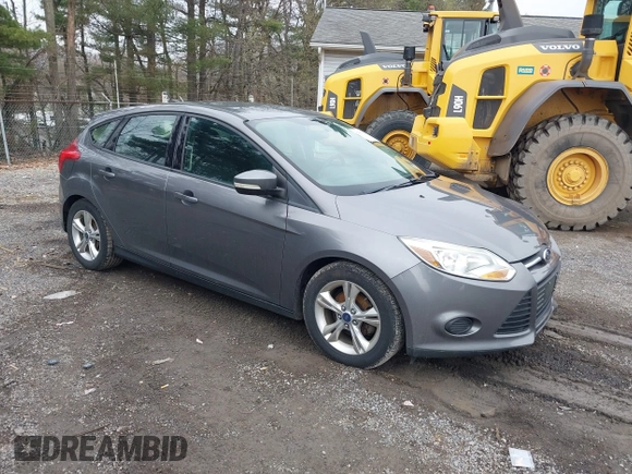 2014 Ford Focus SE with VIN 1FADP3K28EL313161, listed as a IAAI auction lot 42017640 with 111,962 mi miles. Bid and sale history available at carsss.com. Image 1.
