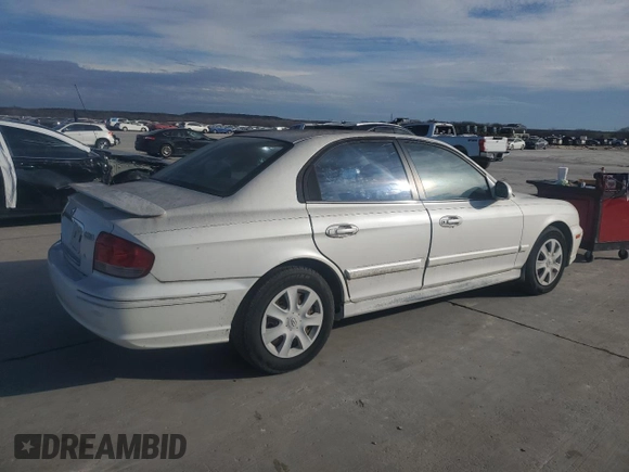 2002 Hyundai Sonata with VIN KMHWF25S32A530020, listed as a Copart auction lot 88697565 with 80,526 mi miles and Clean Title. Bid and sale history available at carsss.com. Image 3.