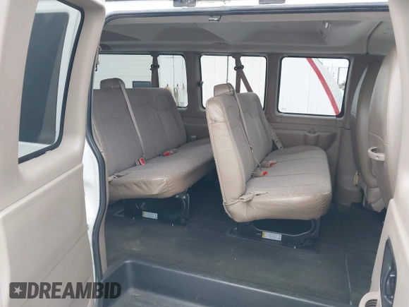 2010 Chevrolet Express Passenger LT z VIN 1GA2G1DG6A1110332, wystawiony jako IAAI lot #40909861 z przebiegiem 367 242 mil mil oraz . Historia ofert i sprzedaży dostępna na DreamBid. Obrazek 8.