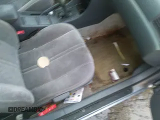 1997 Toyota Camry LE z VIN 4T1BG22K8VU108750, wystawiony jako IAAI lot #41706625 z przebiegiem 296 386 mil mil oraz . Historia ofert i sprzedaży dostępna na DreamBid. Obrazek 5.