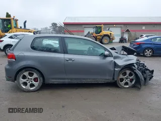 2010 Volkswagen GTI z VIN WVWED7AJ2AW140267, wystawiony jako IAAI lot #41923595 z przebiegiem 154 838 mil mil oraz . Historia ofert i sprzedaży dostępna na DreamBid. Obrazek 14.