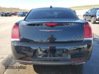 2022 Chrysler 300 S z VIN 2C3CCABG1NH115945, wystawiony jako Copart lot #53446005 z przebiegiem 58 184 mil mil oraz Szkoda całkowita • Salvage title. Historia ofert i sprzedaży dostępna na DreamBid. Obrazek 6.