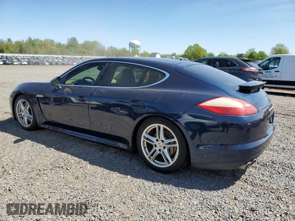 2012 Porsche Panamera S z VIN WP0AB2A75CL061272, wystawiony jako Copart lot #55050695 z przebiegiem 156 293 mil mil oraz Czysty tytuł • Clean title. Historia ofert i sprzedaży dostępna na DreamBid. Obrazek 2.