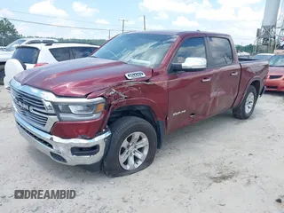 2019 Ram 1500 Laramie z VIN 1C6SRFJTXKN652650, wystawiony jako IAAI lot #42553987 z przebiegiem 78 609 mil mil oraz . Historia ofert i sprzedaży dostępna na DreamBid. Obrazek 2.