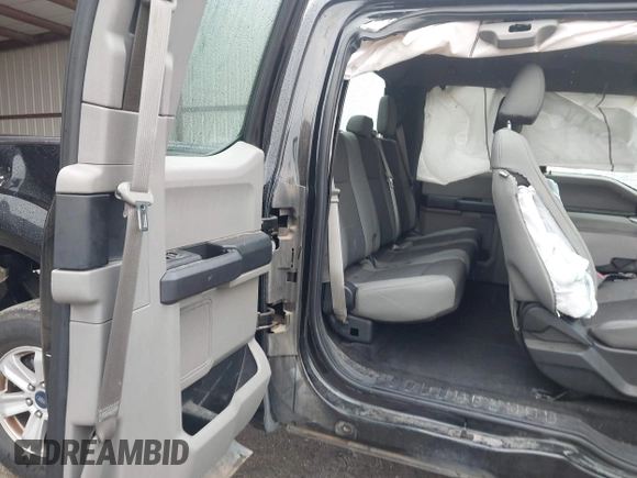 2017 Ford F-150 XL z VIN 1FTEX1C82HKE48197, wystawiony jako IAAI lot #41954267 z przebiegiem 72 946 mil mil oraz . Historia ofert i sprzedaży dostępna na DreamBid. Obrazek 8.
