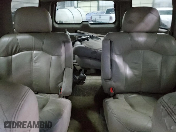 2001 Chevrolet Suburban LS with VIN 1GNFK16T71J274858, listed as a Copart auction lot 41432605 with 215,844 mi miles and Salvage Title. Bid and sale history available at carsss.com. Image 10.