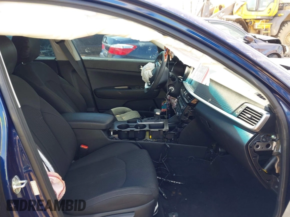 2020 Kia Optima LX with VIN 5XXGT4L38LG407103, listed as a IAAI auction lot 42130742 with 76,841 mi miles and . Bid and sale history available at DreamBid. Image 5.