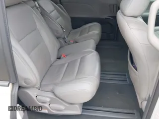 2017 Toyota Sienna XLE Auto Access Seat with VIN 5TDYZ3DC2HS796659, listed as a IAAI auction lot 41770444 with 129,628 mi miles. Bid and sale history available at carsss.com. Image 8.