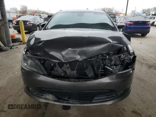 2016 Chrysler 200 S z VIN 1C3CCCBB9GN102483, wystawiony jako Copart lot #53610405 z przebiegiem 92 865 mil mil oraz Szkoda całkowita • Salvage title. Historia ofert i sprzedaży dostępna na DreamBid. Obrazek 5.
