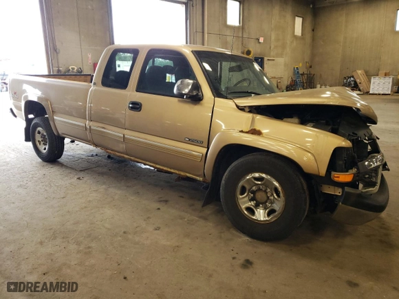 2000 Chevrolet Silverado 2500 LS with VIN 1GCGK29U2YE220474, listed as a Copart auction lot 50300204 with 0 mi miles and Salvage Title. Bid and sale history available at carsss.com. Image 4.