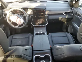 2024 GMC Acadia AWD Denali z VIN 1GKENRKS0RJ153029, wystawiony jako Copart lot #89339595 z przebiegiem 5 266 mil mil oraz Szkoda całkowita • Salvage title. Historia ofert i sprzedaży dostępna na DreamBid. Obrazek 8.