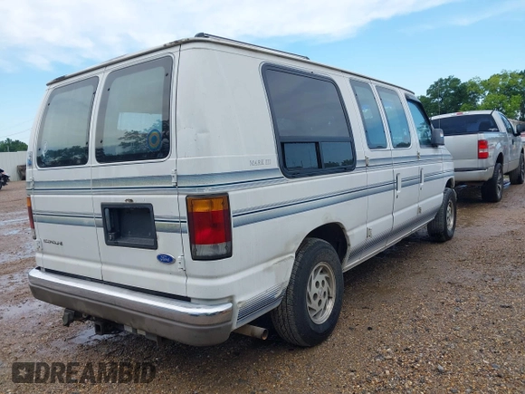 1992 Ford Econoline Cargo z VIN 1FDEE14N3NHA25465, wystawiony jako IAAI lot #42149941 z przebiegiem 172 438 mil mil oraz . Historia ofert i sprzedaży dostępna na DreamBid. Obrazek 4.