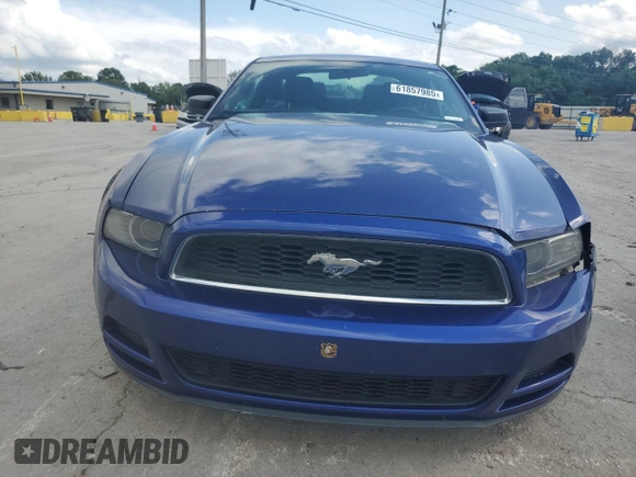 2013 Ford Mustang V6 z VIN 1ZVBP8AM2D5244453, wystawiony jako Copart lot #61857985 z przebiegiem 147 452 mil mil oraz Szkoda całkowita • Salvage title. Historia ofert i sprzedaży dostępna na DreamBid. Obrazek 5.