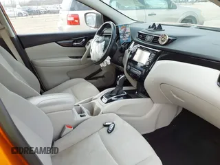 2017 Nissan Rogue Sport SL with VIN JN1BJ1CR8HW103023, listed as a IAAI auction lot 41810707 with 77,172 mi miles. Bid and sale history available at carsss.com. Image 5.