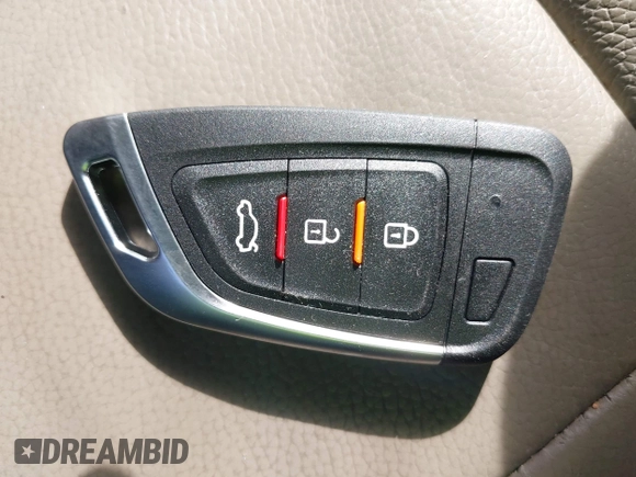 2018 Chevrolet Tahoe LT with VIN 1GNSCBKC7JR101043, listed as a IAAI auction lot 42192481 with 152,831 mi miles and . Bid and sale history available at DreamBid. Image 11.