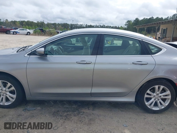 2016 Chrysler 200 Limited with VIN 1C3CCCAB0GN183682, listed as a IAAI auction lot 41897334 with 33,371 mi miles. Bid and sale history available at carsss.com. Image 13.