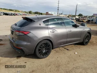 2022 Maserati Levante Modena S with VIN ZN661ZUM9NX399027, listed as a Copart auction lot 76893644 with 29,075 mi miles and Salvage Title. Bid and sale history available at carsss.com. Image 3.