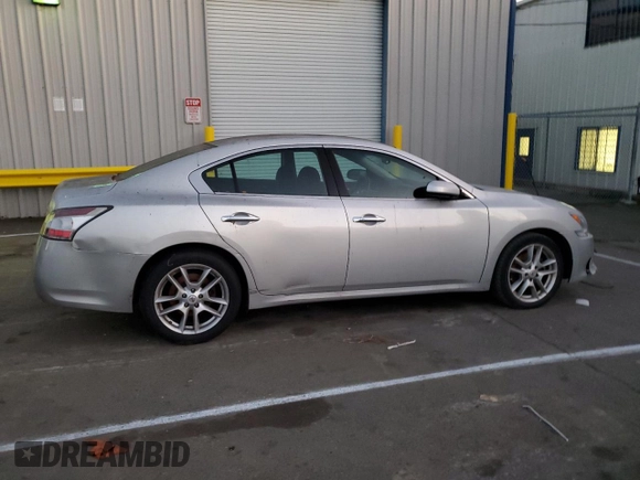 2013 Nissan Maxima SV with VIN 1N4AA5AP3DC835028, listed as a Copart auction lot 88123305 with 154,962 mi miles and Clean title. Bid and sale history available at DreamBid. Image 3.