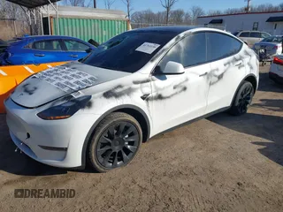 2022 Tesla Model Y Long Range with VIN 7SAYGDEE4NF532678, listed as a IAAI auction lot 41761130 with Not Provided miles and . Bid and sale history available at carsss.com. Image 19.