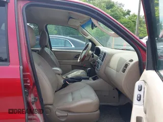 2007 Ford Escape Limited with VIN 1FMYU94197KA34124, listed as a IAAI auction lot 42483070 with 197,046 mi miles and . Bid and sale history available at DreamBid. Image 5.