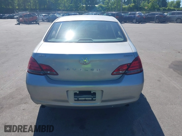 2008 Toyota Avalon XL z VIN 4T1BK36B28U255522, wystawiony jako IAAI lot #42143848 z przebiegiem 240 777 mil mil oraz . Historia ofert i sprzedaży dostępna na DreamBid. Obrazek 17.