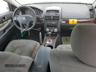 2009 Mitsubishi Galant ES z VIN 4A3AB36F99E033300, wystawiony jako Copart lot #72963044 z przebiegiem 170 803 mil mil oraz Szkoda całkowita • Salvage title. Historia ofert i sprzedaży dostępna na DreamBid. Obrazek 8.