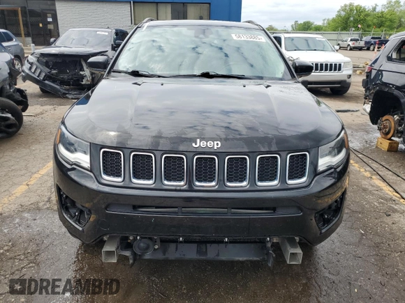 2018 Jeep Compass Limited z VIN 3C4NJDCB0JT101048, wystawiony jako Copart lot #58133885 z przebiegiem 62 177 mil mil oraz Czysty tytuł • Clean title. Historia ofert i sprzedaży dostępna na DreamBid. Obrazek 5.