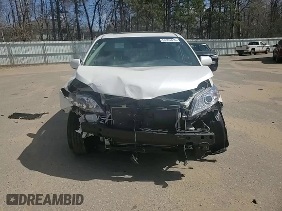 2019 Toyota Sienna XLE with VIN 5TDDZ3DC5KS223390, listed as a Copart auction lot 53304615 with 85,214 mi miles and Salvage title. Bid and sale history available at DreamBid. Image 12.