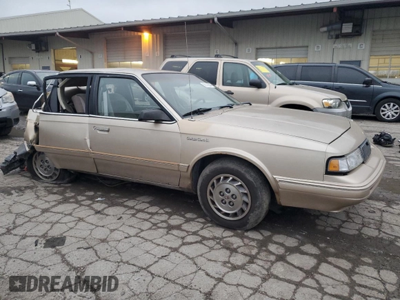 1995 Oldsmobile Cutlass Ciera SL z VIN 1G3AJ55MXS6369507, wystawiony jako Copart lot #82143844 z przebiegiem 95 303 mil mil oraz Szkoda całkowita • Salvage title. Historia ofert i sprzedaży dostępna na DreamBid. Obrazek 4.