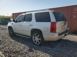 2007 Cadillac Escalade z VIN 1GYFK63887R245962, wystawiony jako Copart lot #52580555 z przebiegiem 180 182 mil mil oraz Szkody całkowita. Historia ofert i sprzedaży dostępna na DreamBid. Obrazek 2.