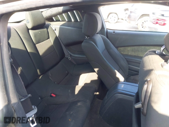 2014 Ford Mustang V6 z VIN 1ZVBP8AM2E5262050, wystawiony jako IAAI lot #42600638 z przebiegiem 208 708 mil mil oraz . Historia ofert i sprzedaży dostępna na DreamBid. Obrazek 8.
