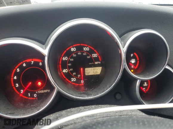 2004 Pontiac Vibe z VIN 5Y2SL62874Z437484, wystawiony jako Copart lot #55500585 z przebiegiem 118 021 mil mil oraz Szkoda całkowita • Salvage title. Historia ofert i sprzedaży dostępna na DreamBid. Obrazek 9.