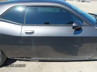 2013 Dodge Challenger SXT z VIN 2C3CDYAG9DH724917, wystawiony jako IAAI lot #41985775 z przebiegiem 123 565 mil mil oraz . Historia ofert i sprzedaży dostępna na DreamBid. Obrazek 13.