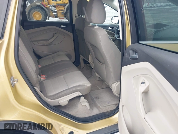 2014 Ford Escape SE with VIN 1FMCU9GX4EUE01300, listed as a IAAI auction lot 41674134 with 136,192 mi miles. Bid and sale history available at carsss.com. Image 8.