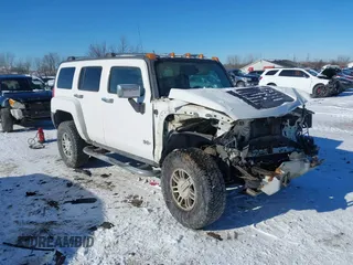 2008 Hummer H3 SUV with VIN 5GTEN13E488164197, listed as a IAAI auction lot 41325754 with 274,440 mi miles. Bid and sale history available at carsss.com. Image 1.