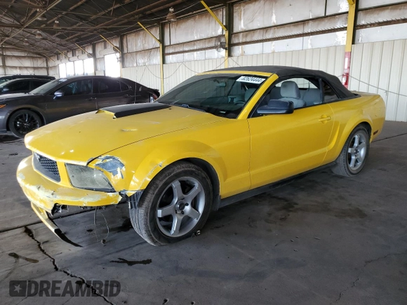 2007 Ford Mustang Deluxe with VIN 1ZVHT84N475215065, listed as a Copart auction lot 82624444 with 163,810 mi miles and Salvage Title. Bid and sale history available at carsss.com. Image 1.