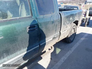 2001 Chevrolet Silverado 1500 LS with VIN 2GCEC19T511157237, listed as a IAAI auction lot 41437720 with 1 mi miles. Bid and sale history available at carsss.com. Image 6.