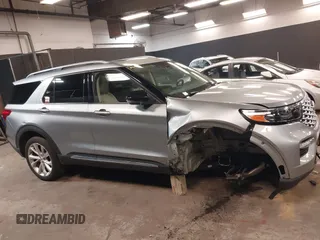 2022 Ford Explorer Platinum с VIN 1FM5K8HW3NNA10499, выставлен на аукционе IAAI как лот 42436872 с пробегом 30 186 миль миль и . История ставок и продаж доступна на DreamBid. Изображение 14.