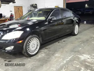 2007 Mercedes-Benz S 550 z VIN WDDNG71X27A069000, wystawiony jako Copart lot #60940735 z przebiegiem 142 783 mil mil oraz Czysty tytuł • Clean title. Historia ofert i sprzedaży dostępna na DreamBid. Obrazek 2.