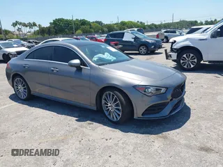 2020 Mercedes-Benz CLA 250 z VIN WDD5J4GB2LN031698, wystawiony jako IAAI lot #42087375 z przebiegiem 54 345 mil mil oraz . Historia ofert i sprzedaży dostępna na DreamBid. Obrazek 1.