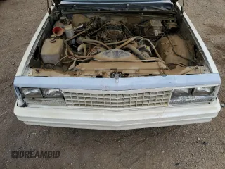 1984 Chevrolet El Camino z VIN 1GCCW80H5ER121402, wystawiony jako Copart lot #45208185 z przebiegiem 1 617 mil mil oraz Czysty tytuł • Clean title. Historia ofert i sprzedaży dostępna na DreamBid. Obrazek 11.