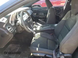 2013 Chevrolet Camaro LS z VIN 2G1FE1E3XD9172724, wystawiony jako Copart lot #50713835 z przebiegiem 110 067 mil mil oraz Szkoda całkowita • Salvage title. Historia ofert i sprzedaży dostępna na DreamBid. Obrazek 7.