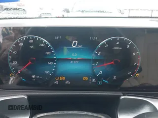 2021 Mercedes-Benz GLB 250 z VIN W1N4M4GB3MW111142, wystawiony jako IAAI lot #41277633 z przebiegiem 41 224 mil mil oraz . Historia ofert i sprzedaży dostępna na DreamBid. Obrazek 7.