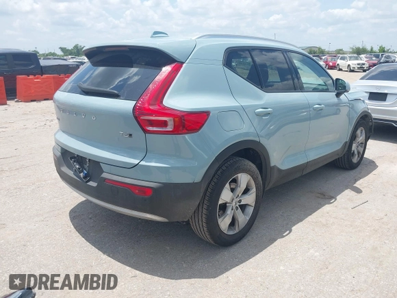 2019 Volvo XC40 Momentum with VIN YV4162UKXK2127207, listed as a IAAI auction lot 42221248 with 44,149 mi miles and . Bid and sale history available at DreamBid. Image 4.
