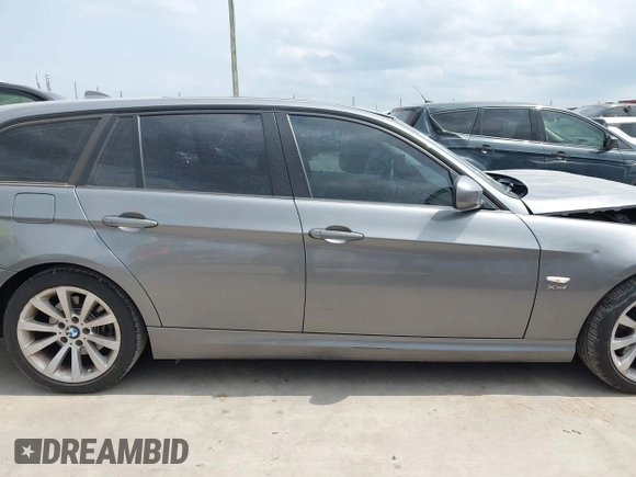 2011 BMW 3 Series 328i xDrive with VIN WBAUU3C52BA542337, listed as a IAAI auction lot 42141670 with 59,479 mi miles and . Bid and sale history available at DreamBid. Image 13.